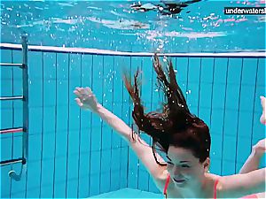 trio bare femmes have joy underwater